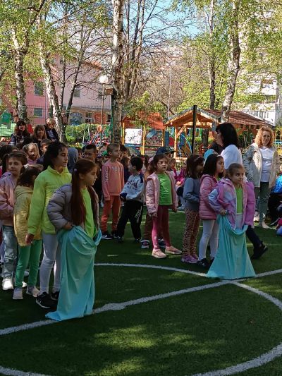 Традиционна седмица на космонавтиката - "Детска планета" - състезателни игри - ДГ Космонавт - Шумен